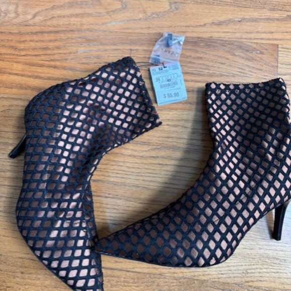 NEW NWT Zara Fishnet Sock-Style Pointed Toe Boots - Size 39/ USA 8 - Picture 9 of 9